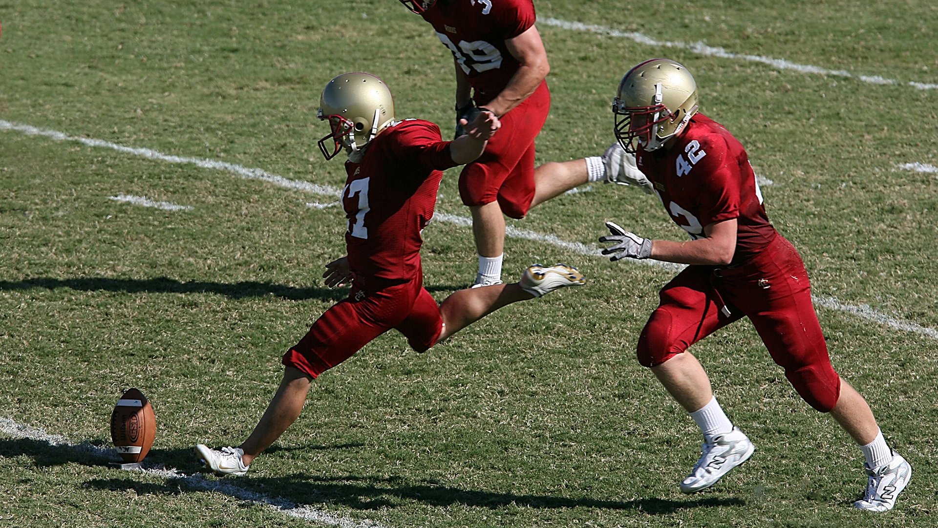 荷兰队在欧洲预赛中继续保持领先优势